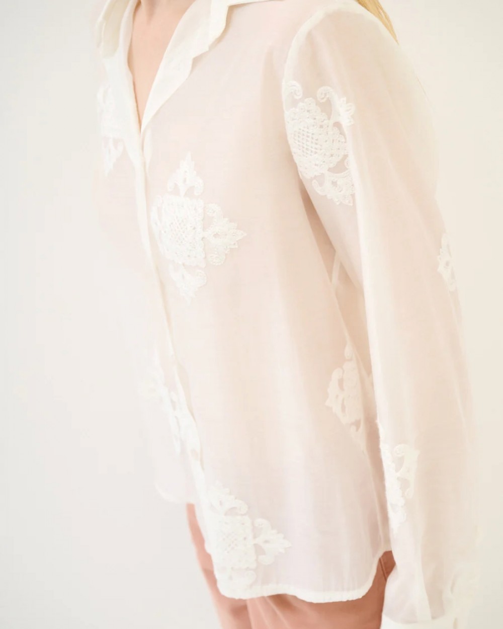 Camasa alba vaporoasa cu broderie