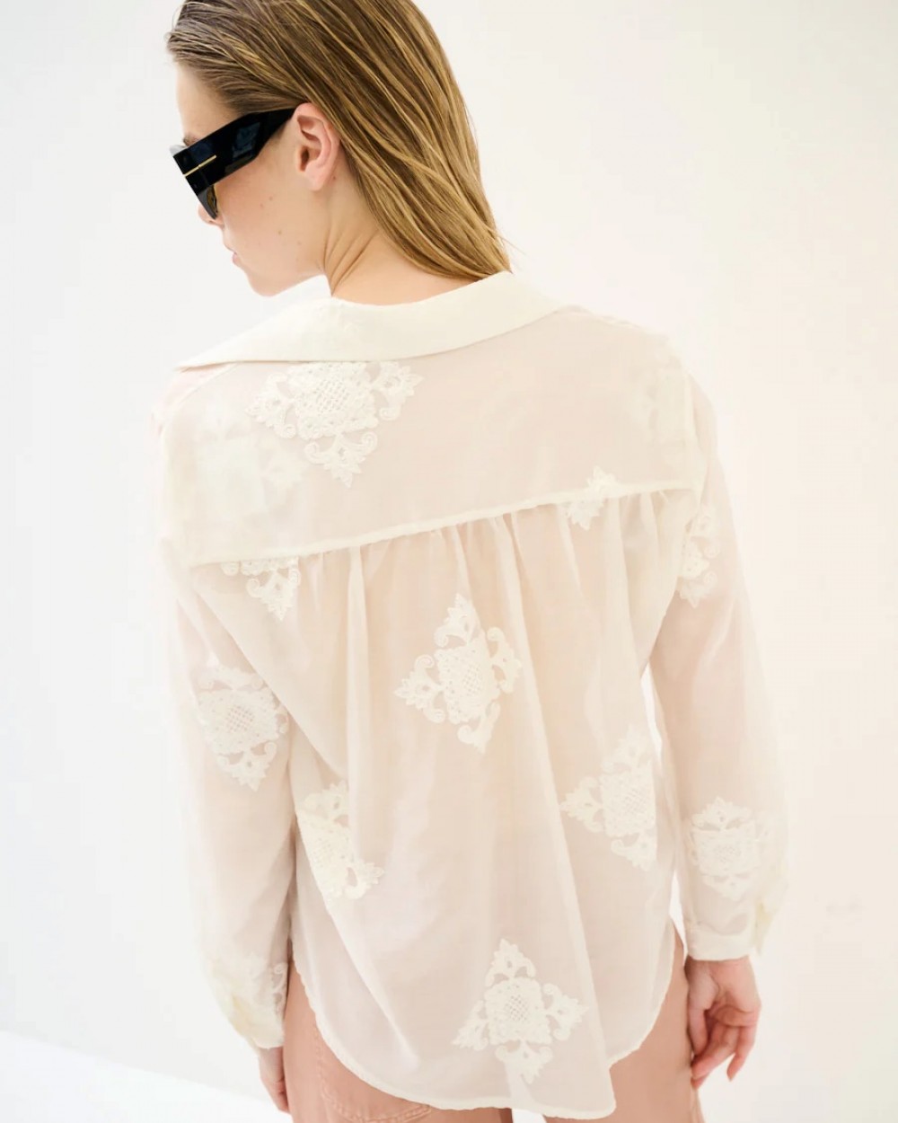 Camasa alba vaporoasa cu broderie