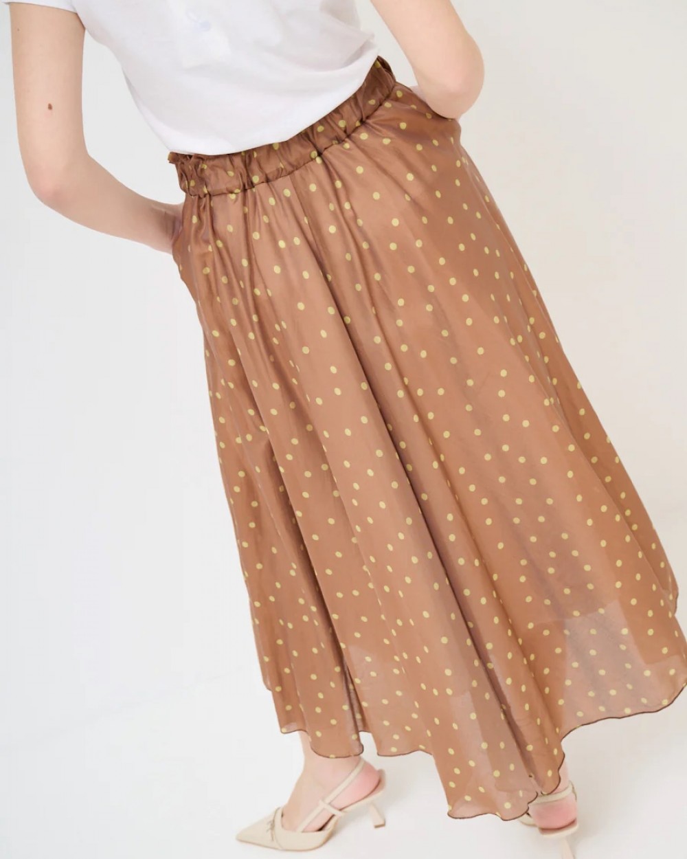 Fusta vaporoasa cu buline si buzunare