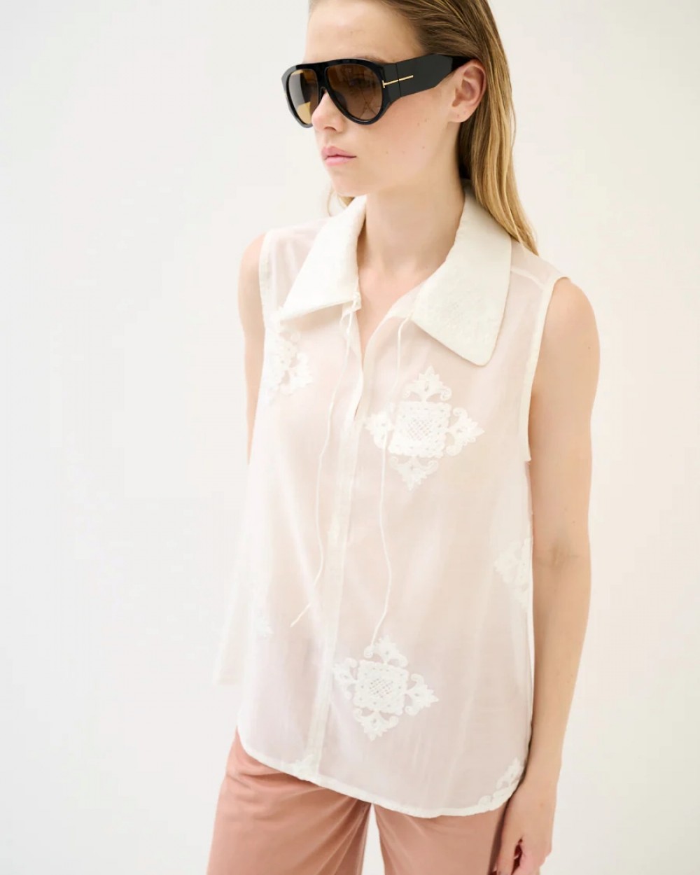 Camasa alba cu broderie fara maneci lyocell