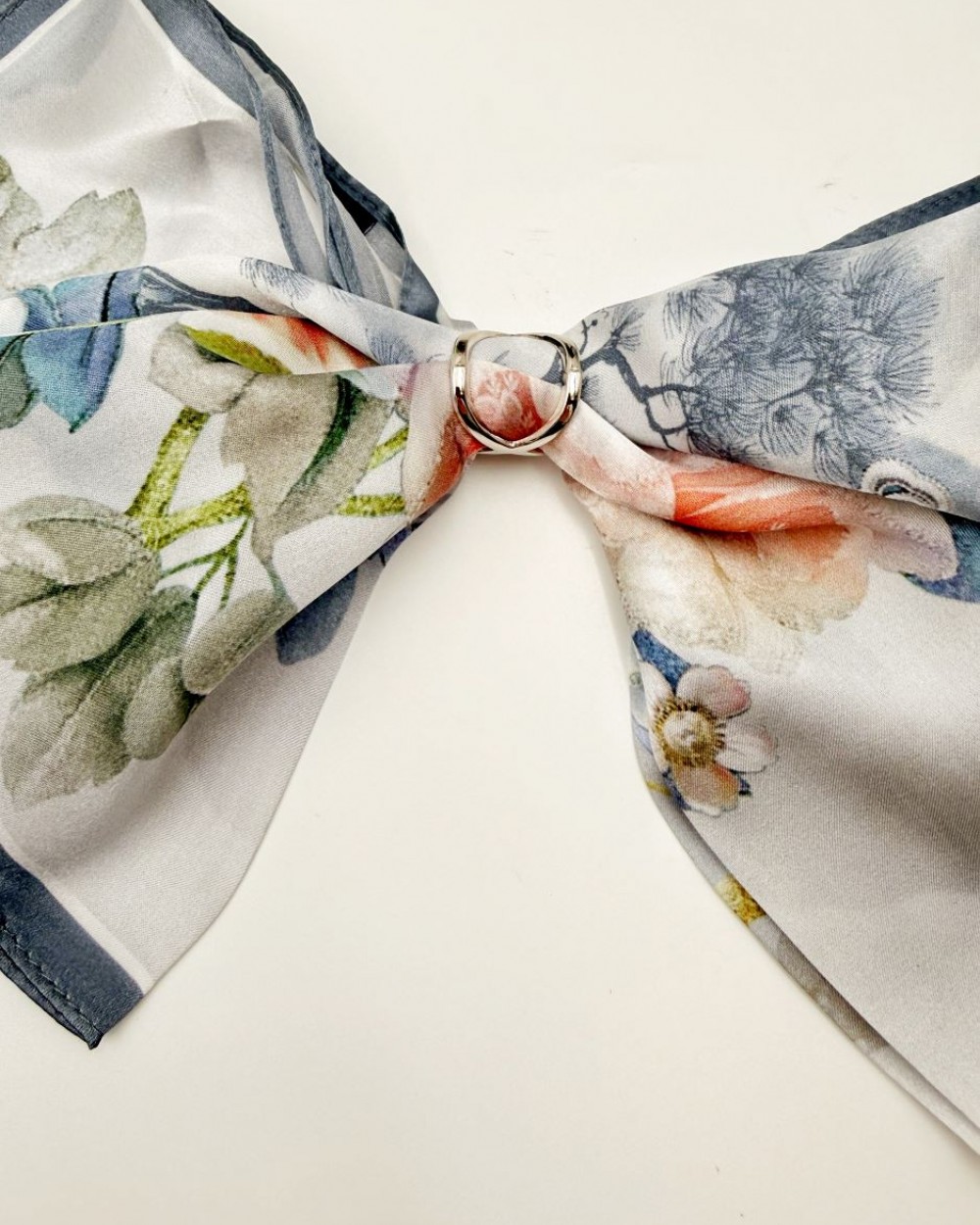 Set esarfa Jardin Artistique: esarfa matase, inel esarfa, felicitare, semn de carte piele