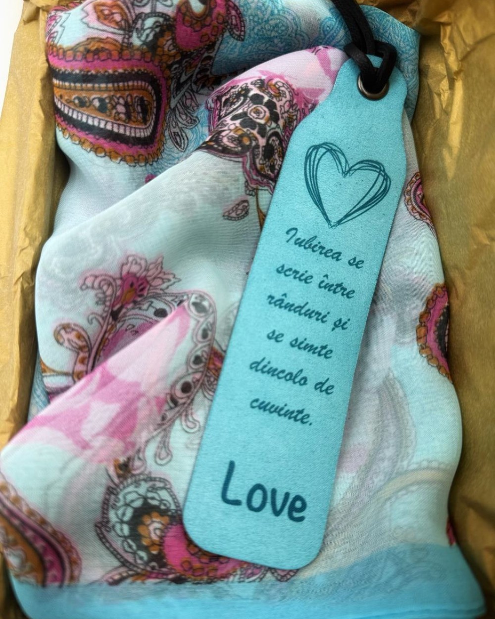 Set esarfa Pure Ciel: esarfa si semn de carte piele