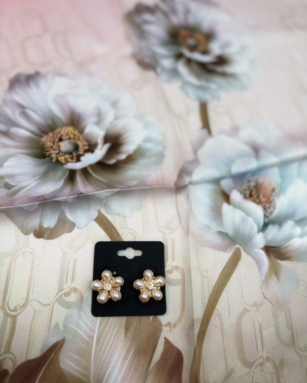 Set esarfa Soft Blossom & Pearls: esarfa matase, butoni camasa perle