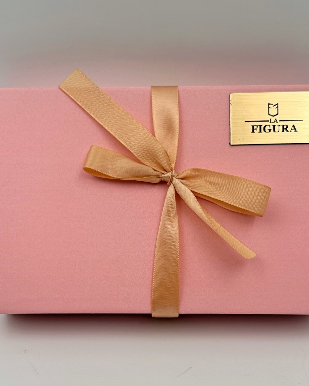 Set esarfa Adiere de Cireș : esarfa matase, butoni camasa perle