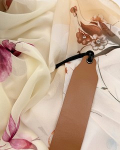 Set esarfa Giallo : esarfa mix matase si vascoza, semn de carte din piele