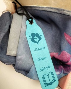 Set esarfa Misty Azure Love: esarfa, semn de carte din piele