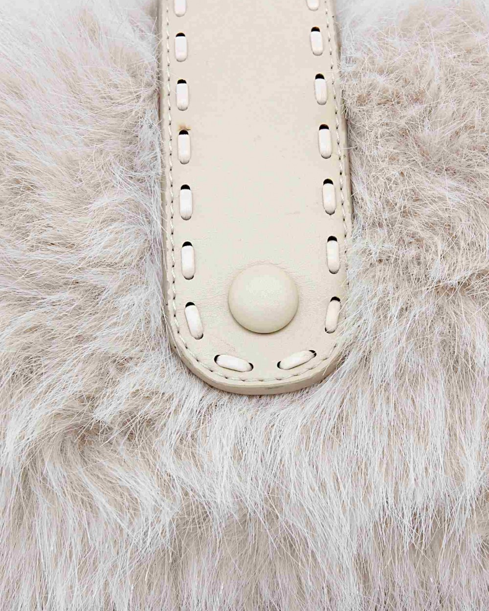 Geanta eleganta blanita alba accesorii aurii