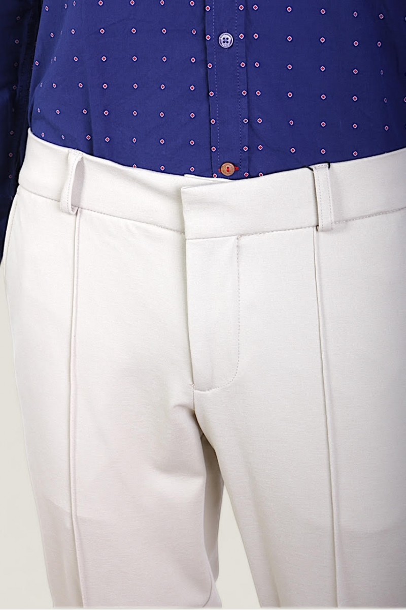 Pantaloni Barbati Bej Confort Fit cu Elastic In Talie Slim Fit La Figura Pantaloni Barbati Bej Confort Fit cu Elastic In Talie Slim Fit La Figura