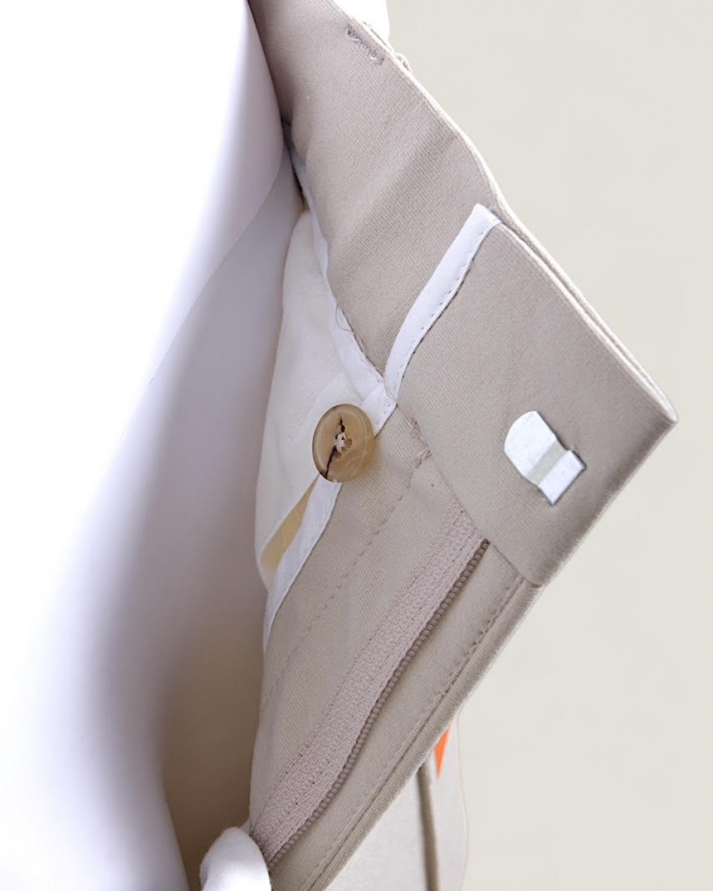 Pantaloni Barbati Bej Confort Fit cu Elastic In Talie Slim Fit La Figura Pantaloni Barbati Bej Confort Fit cu Elastic In Talie Slim Fit La Figura