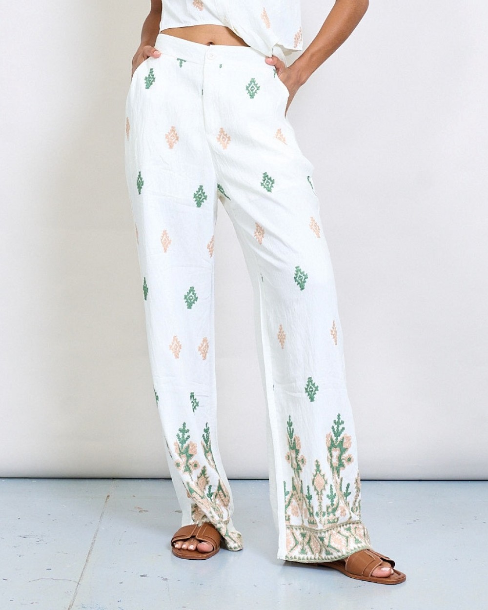 Set alb top si pantaloni din bumbac cu broderie