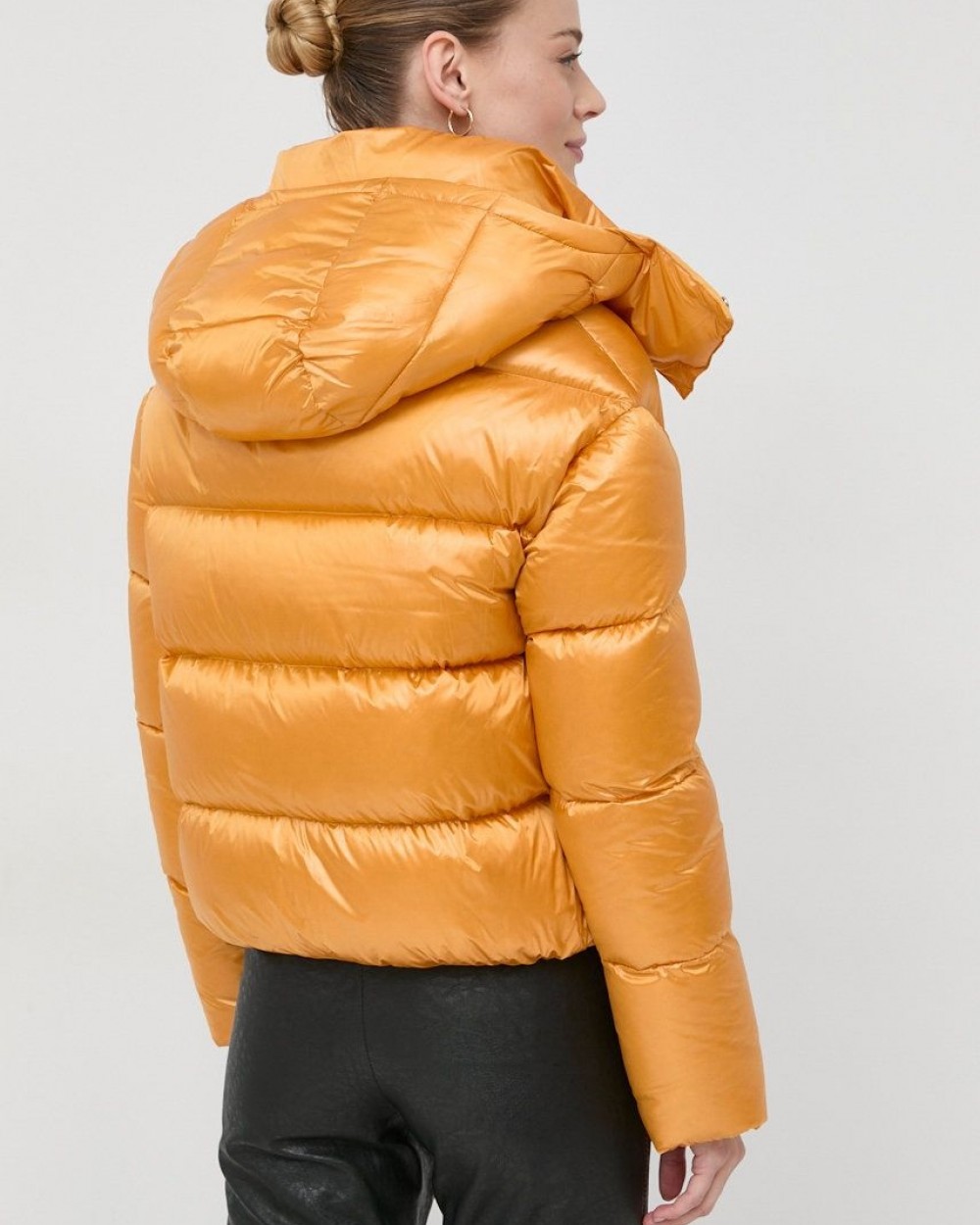 Geaca de puf si pene Patrizia Pepe scurta galbena marimea 40IT/S Geaca de puf si pene Patrizia Pepe scurta galbena marimea 40IT/S